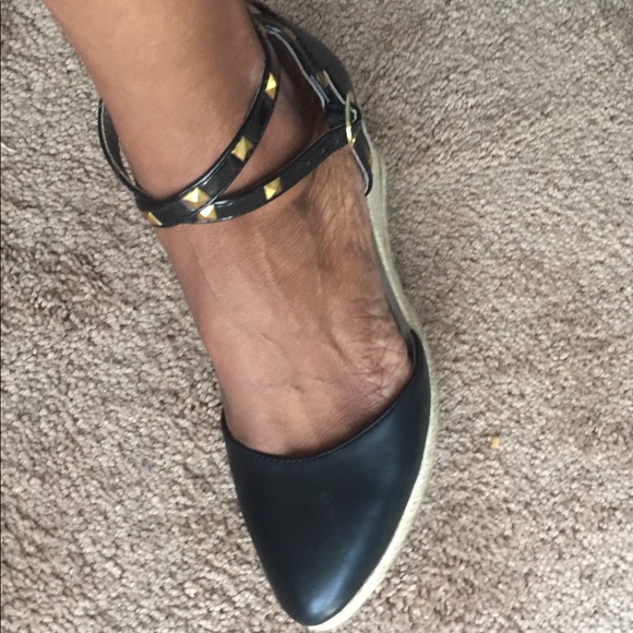Shoes - Picture 2 of 2